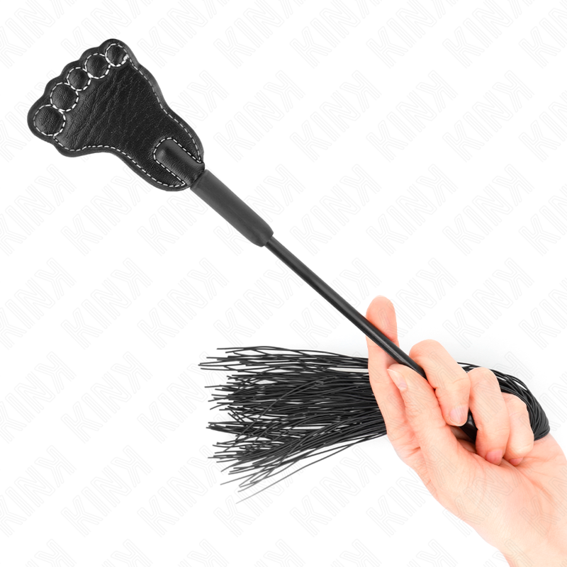 Frustino KINK con paletta a forma di piede e nappine, 31 cm